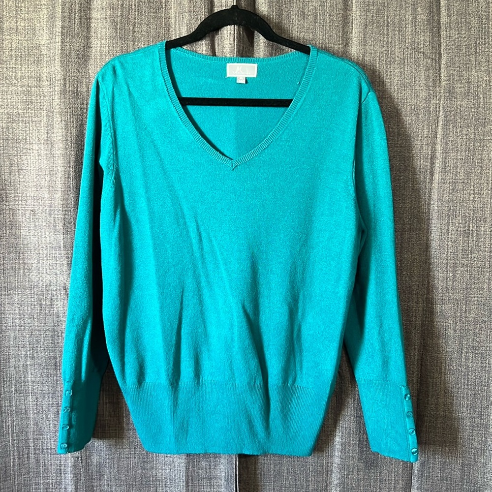 JM collection teal vneck sweater with buttoned cuffs size XL
